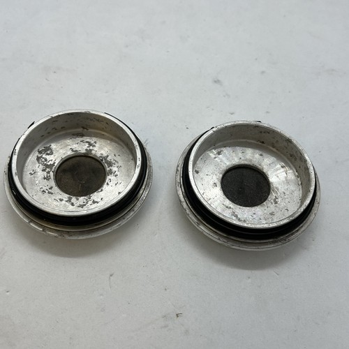 Genuine JDM Rare Discontinued Ray's VR Center Cap 2pcs USED (B11:6) - Picture 4 of 4