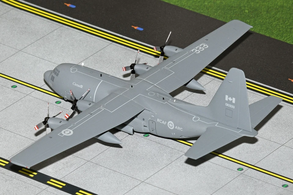 New limited edition, Gemini Jets 1:200 RCAF C130H Hercules diecast model - Image 2 of 3