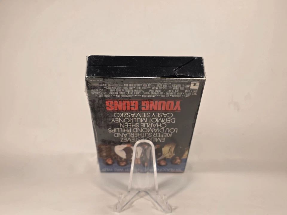 Young Guns VHS NEW Sealed 1988 Emilio Estevez Charlie Sheen Sealed Vestron Video Foto 4 de 4