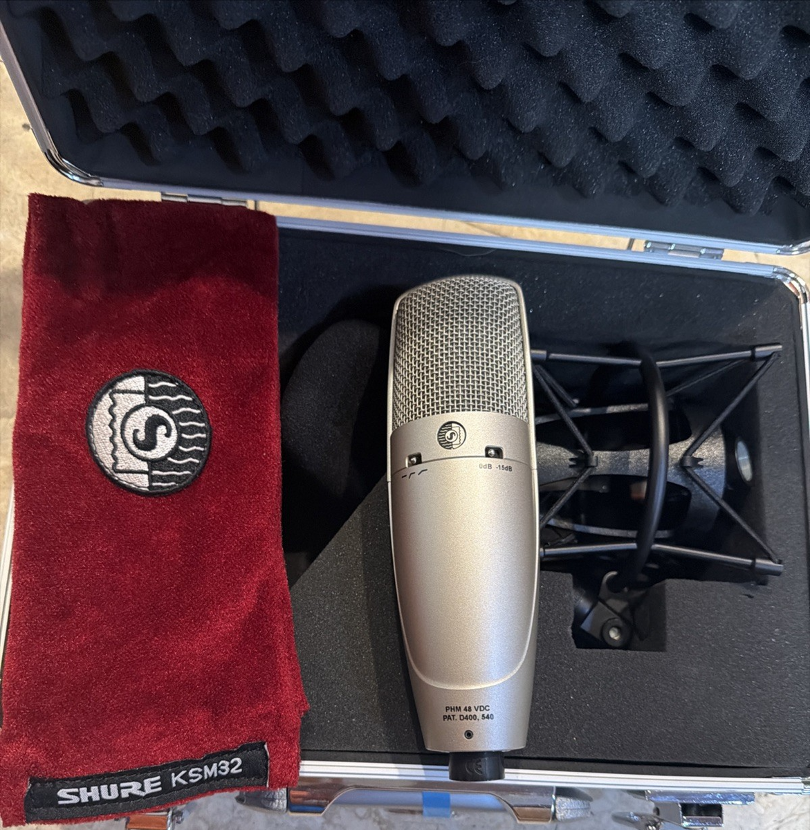 Shure KSM32 Cardioid Condenser Microphone Embossed Single