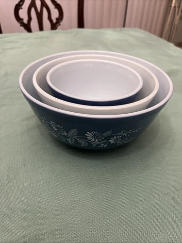 Vtg Pyrex Blue & White Set of 3 Colonial Mist Nesting Mixing Bowls 401 402 403