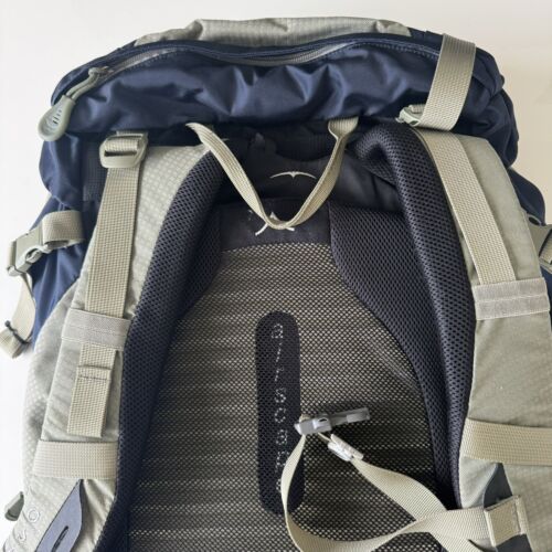 Osprey Kestrel 28 Backpack Hiking Travel Camping Outdoor Bag 28L Medium / Large - Picture 6 of 18