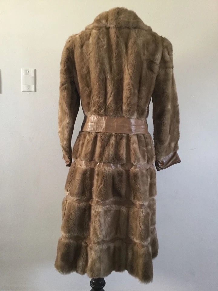 Abrigo Vintage Marrón Francés Imitación Piel y Chaqueta de Cuero 2 Piezas S/M 2 piezas. Foto 2 de 4