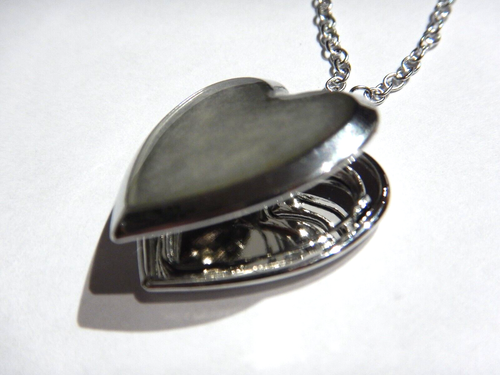 GLOW IN THE DARK HEART LOCKET silver color steel pendant chain necklace 90s C1 - 第 3/6 張圖片