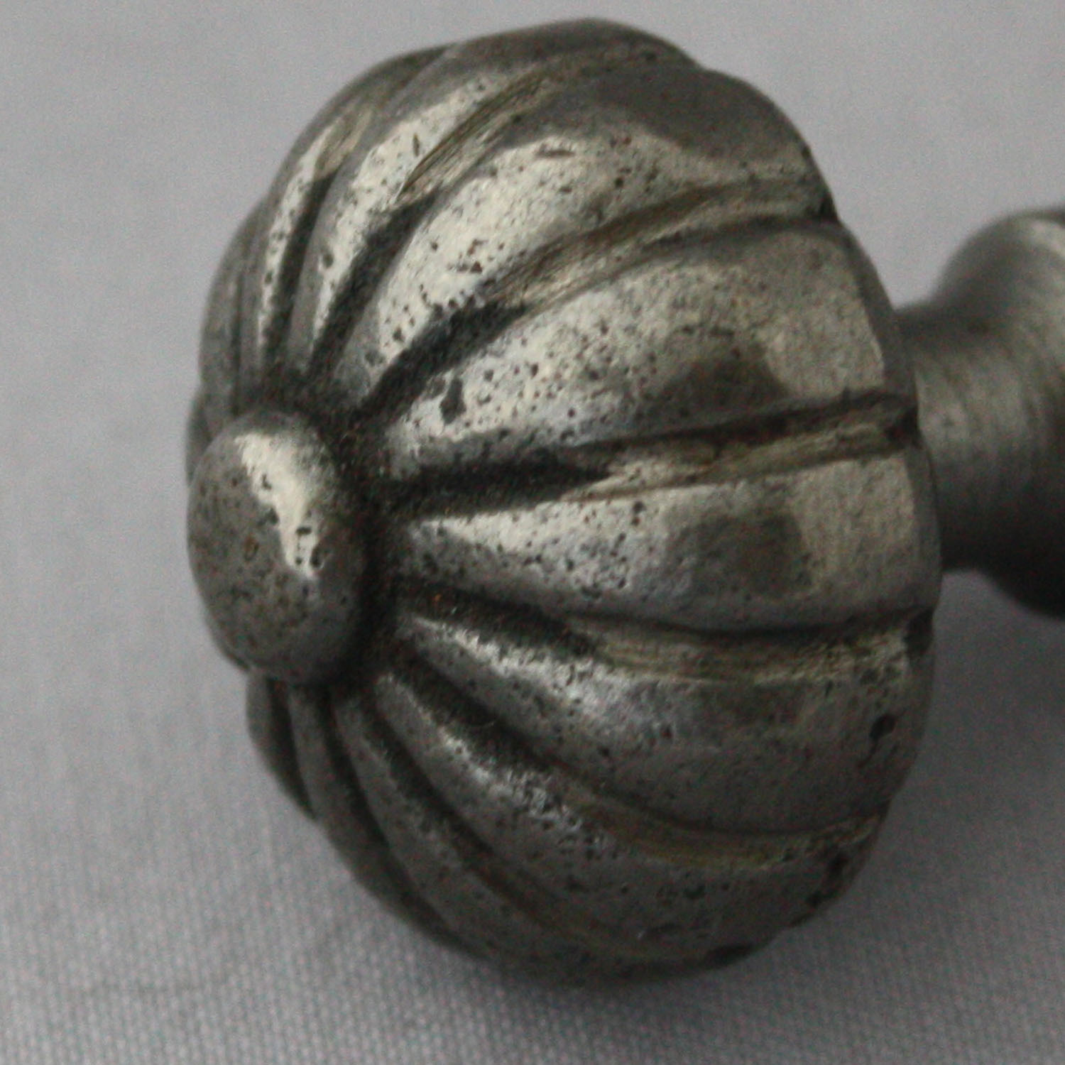 Antique Fer Fer Fer segmenté Cabinet Knob a27472 Antique Fer Fer Fer segmenté Cabinet Knob a27472