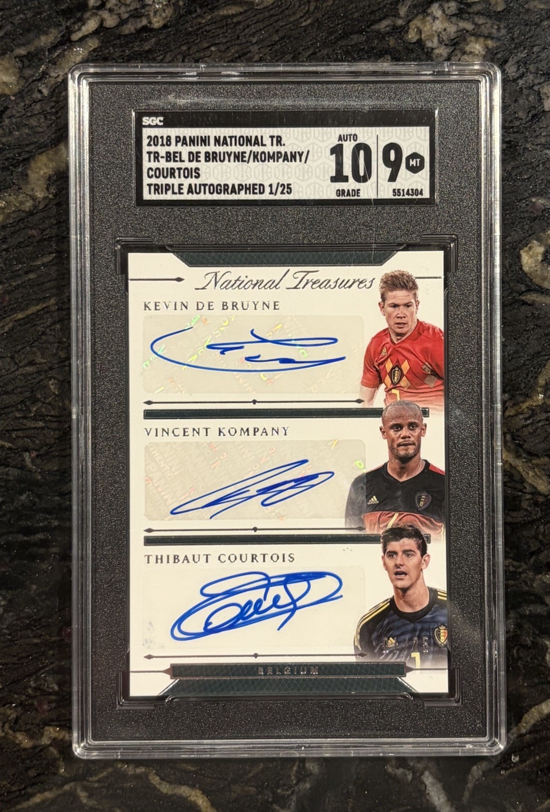 2018 Panini National Treasures De Bruyne Courtois Kompany Tri 1/25 SGC 9 Auto 10