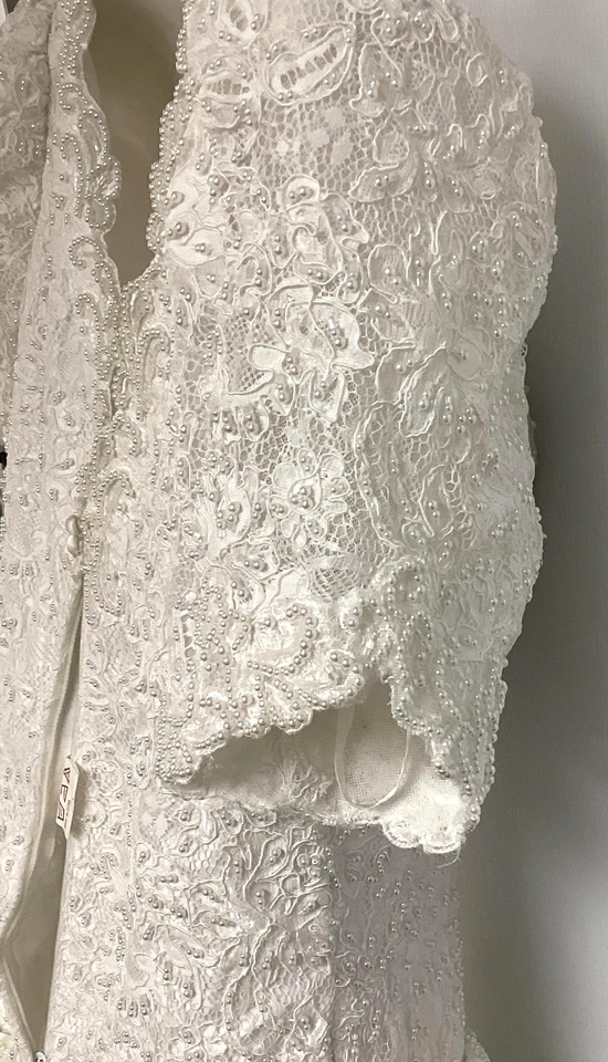 Private Label by G Crisp White Taffeta Short Sleeve Wedding Dress Gown Plus Size - Image 4 of 4