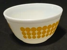 New ListingVintage Pyrex Yellow Polka Dot 1.5 QT Nesting Mixing Bowl 402 Retro 1960s CLEAN