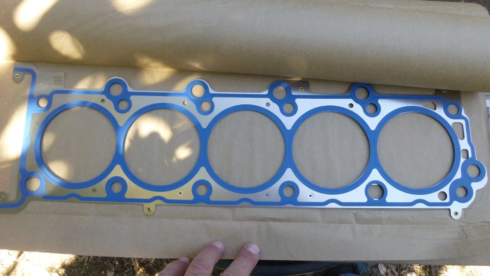 Junta de culata lateral derecha genuina Ford F250 F350 2005-10 6,8 5C3Z-6051-BA Foto 2 de 4