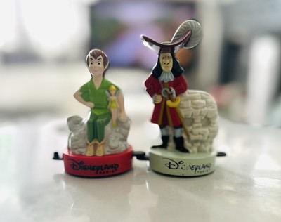 Bundle Disneyland Paris 1999 Peter Pan & Captain Hook Stamps MacDonalds Toys