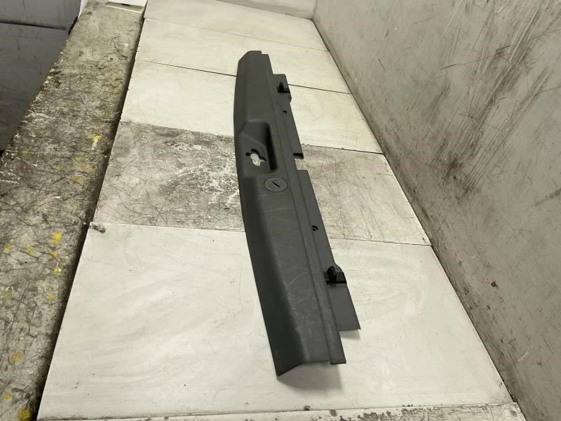 Hyundai Santa Fe 2003 alféizar trasero del maletero OEM+ Foto 4 de 4