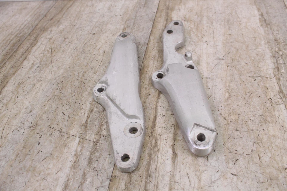 Suzuki GS850 1982 soporte de montaje de silenciador izquierdo y derecho - par Foto 4 de 4