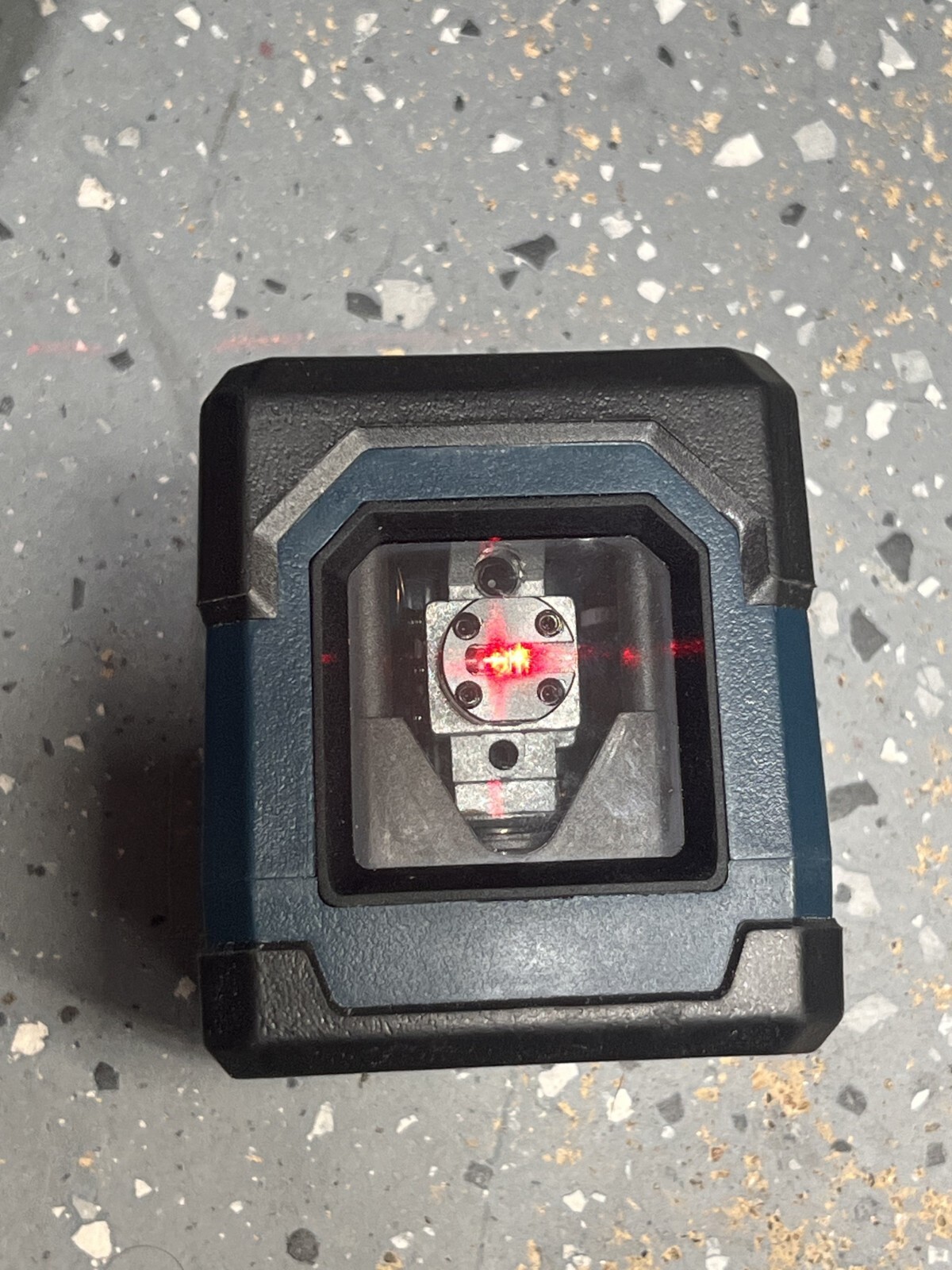 HANMATEK LV1 Laser Level Cross Line Laser with Measuring Range 50ft, Self-Leveli