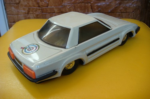 Vintage China MF-044 New Sedan tin car friction toy - Picture 4 of 12