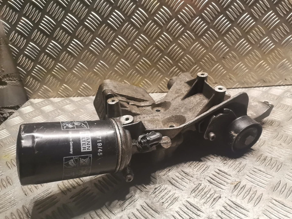 Carcasa filtro aceite AUDI A3 8P1 1.8 TFSI 06J903143 1.80 gasolina 118kw Foto 2 de 4