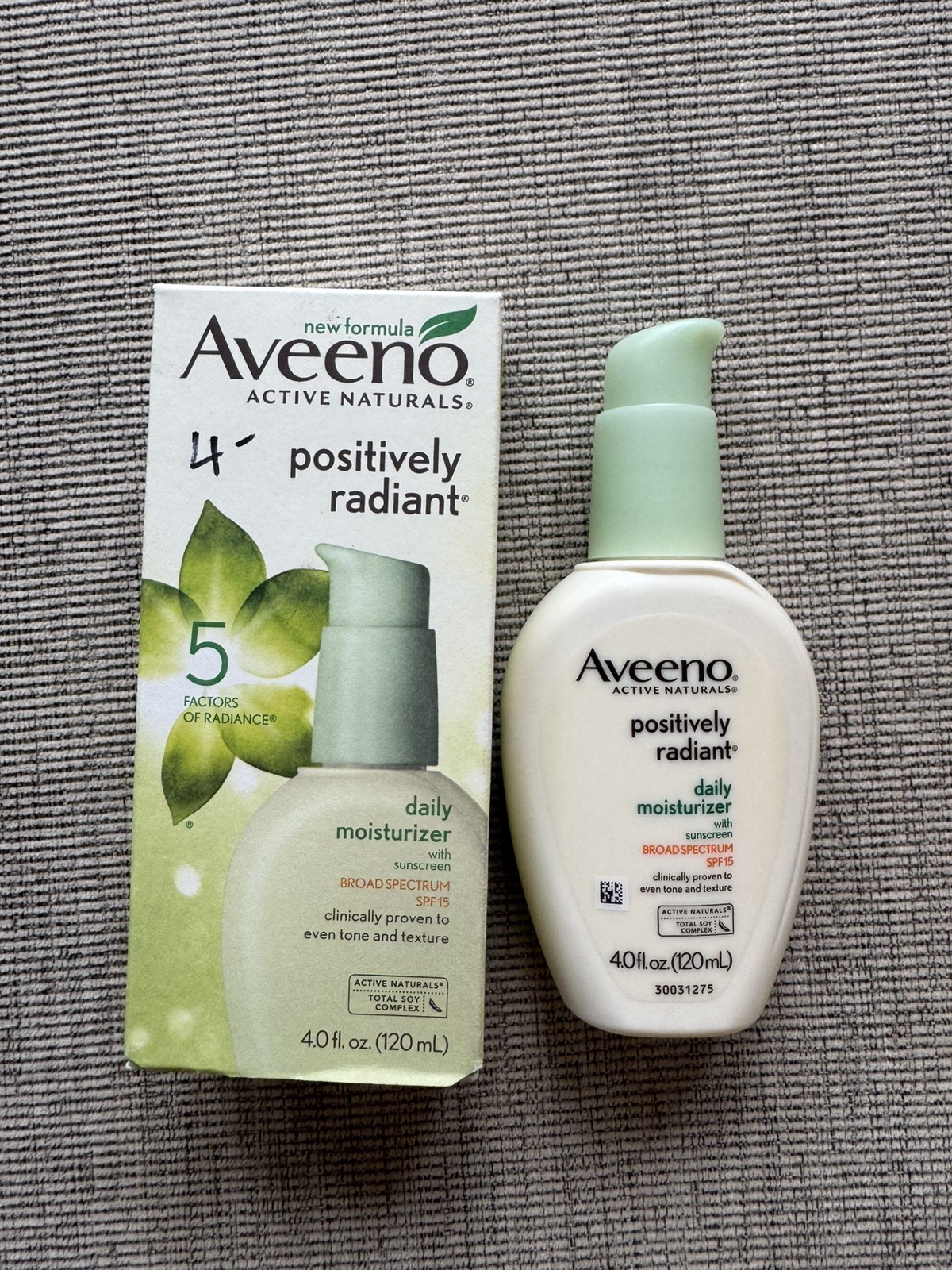 Aveeno Positively Radiant Daily Moisturizer  Lotion SPF 15  4.oz Discontinued