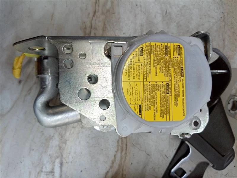 Used Front Right Seat Belt Front fits: 2010 Toyota Prius bucket Prius Plug-in VI Foto 3 de 4