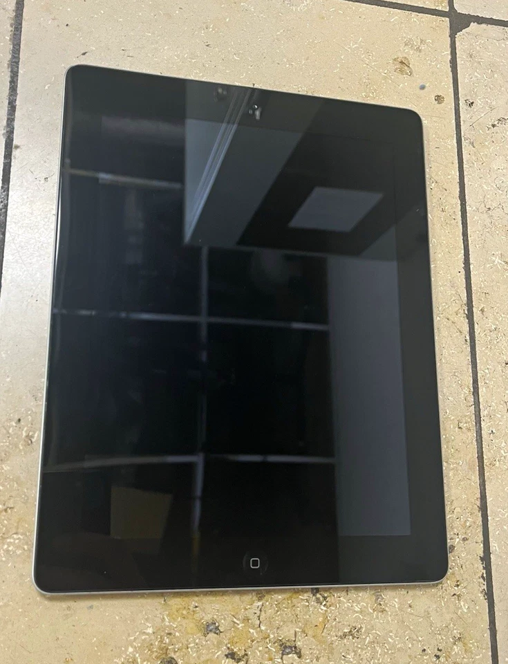 Apple iPad (6th generation) · 64GB · Wi-Fi, Foto 1 von 4