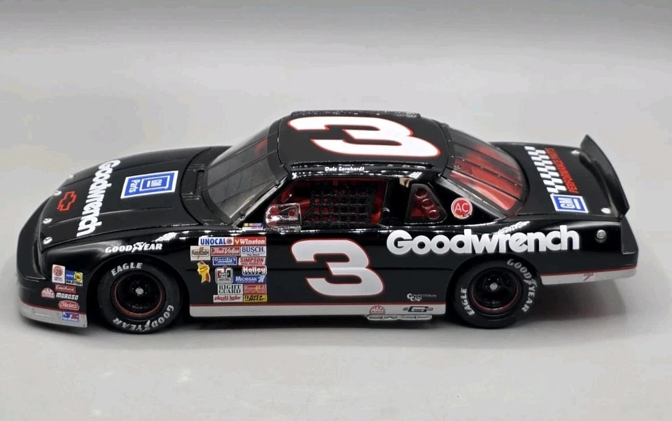 Lumina 2003 Dale Earnhardt #3 GM Goodwrech Championship 1990 escala 1:24 diecast  Foto 3 de 4