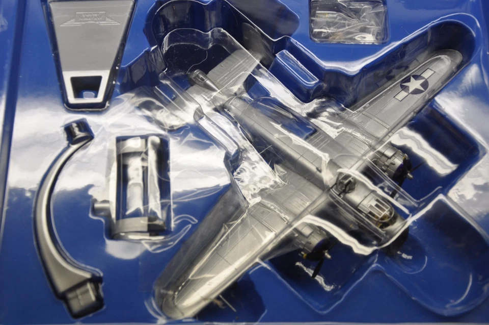 Corgi AA35303 B25 Mitchell 'Bats Outa Hell' 1945 1:72 Brand New 1 Of 1420 - Image 4 of 4