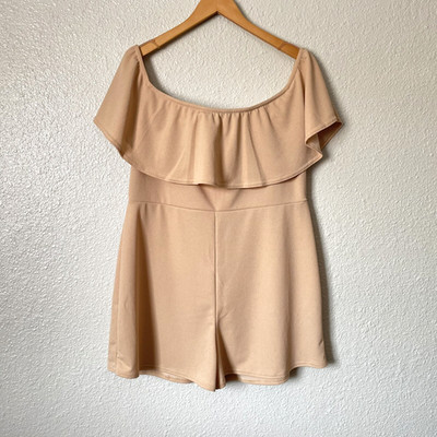 Boohoo Off Shoulder Ruffle Short Romper Jumpsuit Flirty Chic Neutral Glam 14 Tan