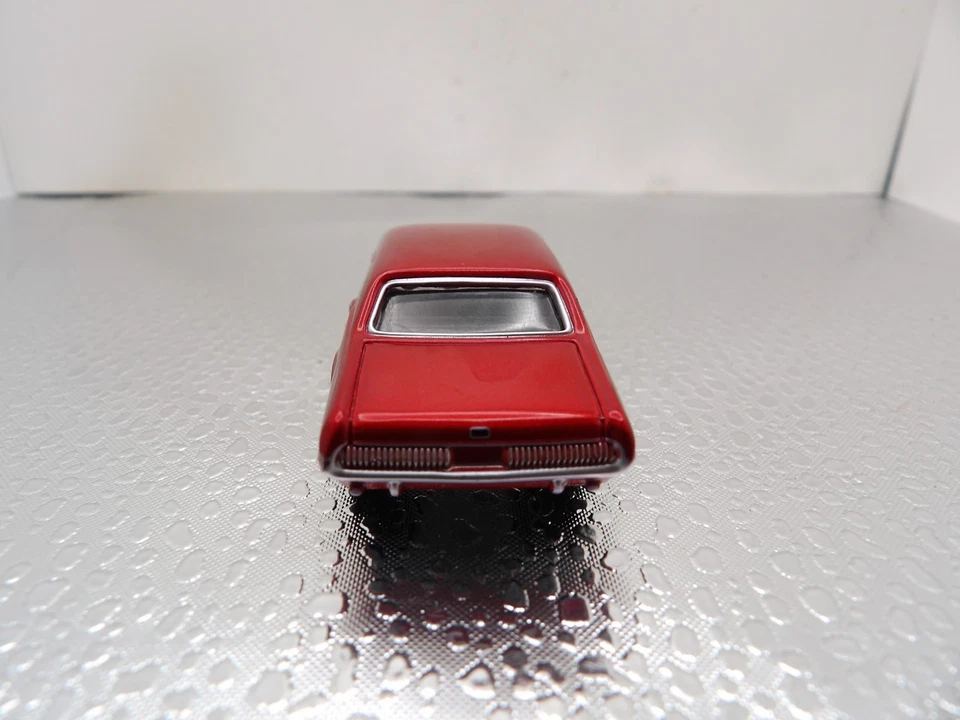 1967 MERCURY COUGAR    2004 JOHNNY LIGHTNING MUSCLE CARS U.S.A. COLLECTION  1:64 - Image 4 of 4