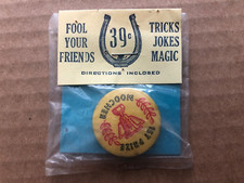 Vintage MAGIC TRICK JOKE Pinback Pin Back 1ST PRIZE MOOCHER unopened nos