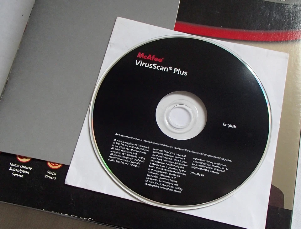 McAfee Virus Scan Plus Site Advisor CD for Windows 2007 Vintage Software - Image 4 of 4