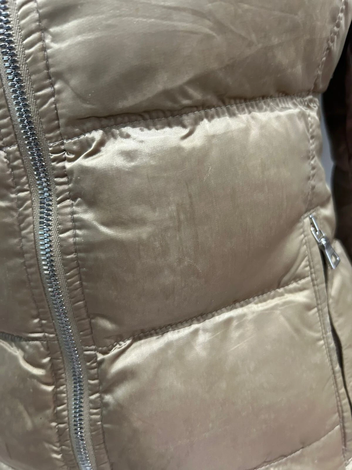 giacca prada con cappuccio taglia 40 IT Ha buco e qualche macchia