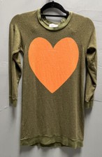  88 NWT Wildfox Solid Green With Graphic Heart On Front Girls Size 10/12