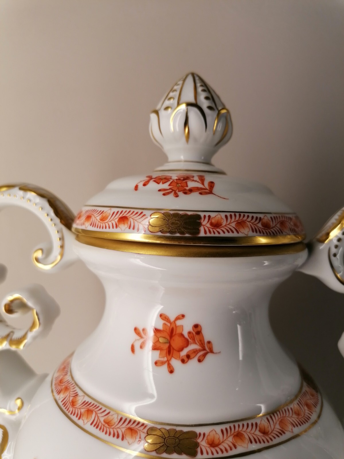 Herend, Huge Lid Vase. Amphorae vase, Apponyi orange 6660 AOG, H 37 cm