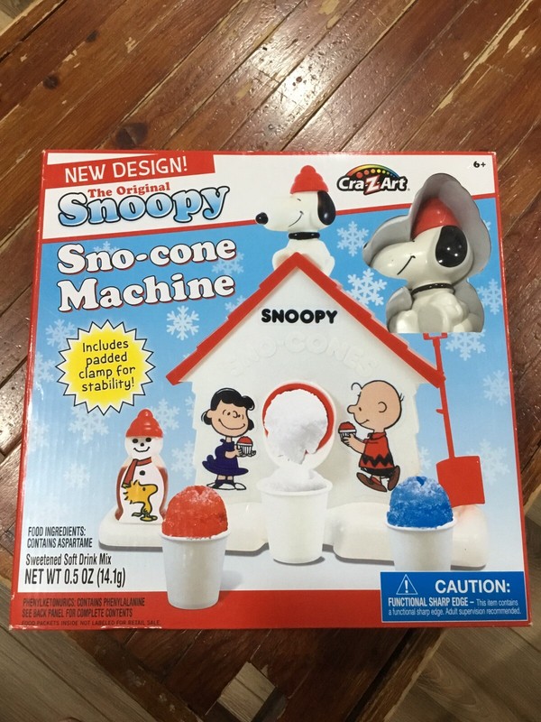 2016 Snoopy Sno-Cone Machine Maker Peanuts Classic Toy
