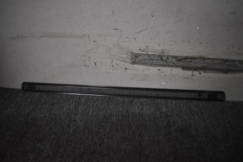 2019-2021 MERCEDES BENZ G550 BASE TRIM MOLDING FACTORY OEM - Image 4 of 4