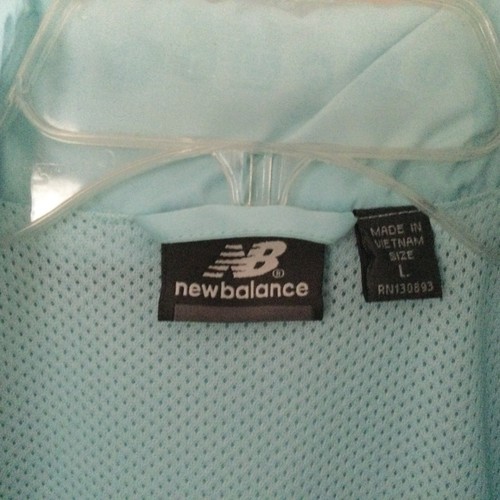 NEW BALANCE Womens Medium Windbreaker Rain Jacket Hood Zip Pockets Running Blue - Picture 5 of 7