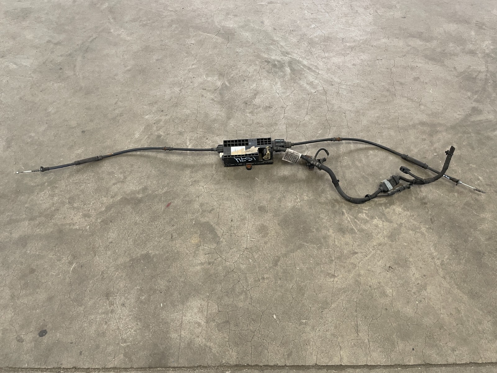 14-17 Maserati Quattroporte GTS Emergency Parking Brake Actuator Cable 1574 OEM