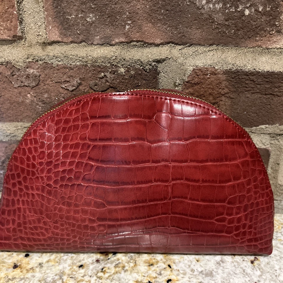 Cartera Banana Republic media luna crock en relieve Foto 2 de 4