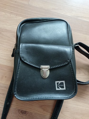 Fotocamera istantanea Kodak EK160 vintage anni 70 con borsa da trasporto in pelle originale Kodak - Foto 9 di 10