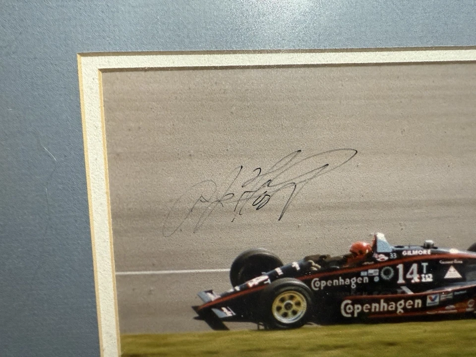 Imagen enmarcada firmada por AJ Foyt Racing Foto 2 de 3