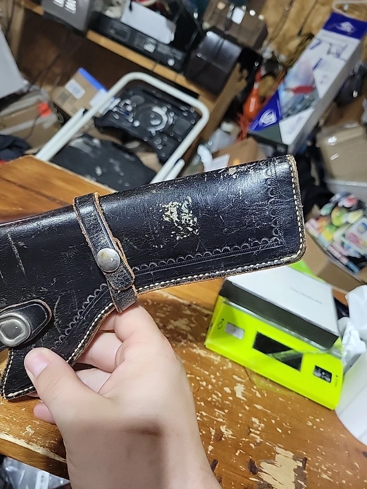 FUNDA PISTOLA BOYT RH CUERO NEGRO VINTAGE 430.6 Foto 3 de 4