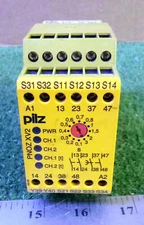 1 USED PilZ PNOZ XV2 2S 2SZ 774502 SAFETY RELAY ***MAKE OFFER***