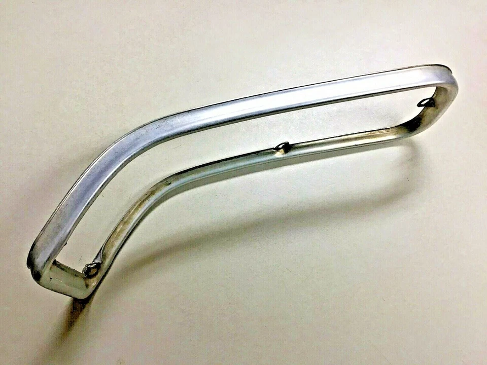 1966 CHEVROLET CHEVELLE TAIL LIGHT BEZEL 66 - Image 4 of 4