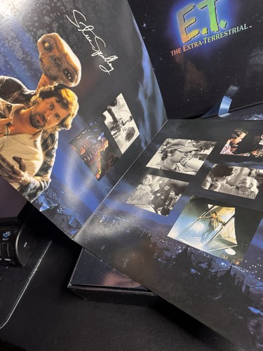 "E.T. the Extra-Terrestrial" Limited Edition Box Set Laserdisc LD -& Soundtrack - Foto 9 di 9