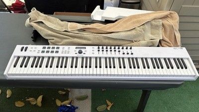 Arturia KeyLab Essential 88 88-Key MIDI Keyboard  withController USB Pitch Wheel