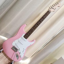 Squier Stratocaster Pink