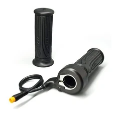 Electric Motorcycle Accelerator Right Yellow Plug(3pin mall waterproof plug)