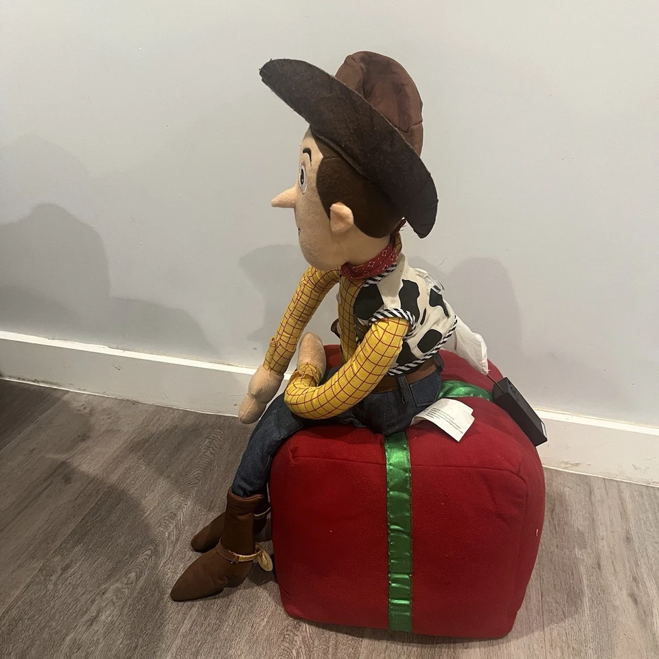 Gemmy Toy Story Woody Xmas Greeter Plush Red Gift Holiday Decor - No Sound Foto 2 de 4