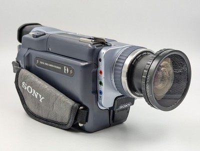 Sony DCR-TRV240E Camcorder 700x Digital Zoom - Gebraucht, Aktiv, Hat Kratzern