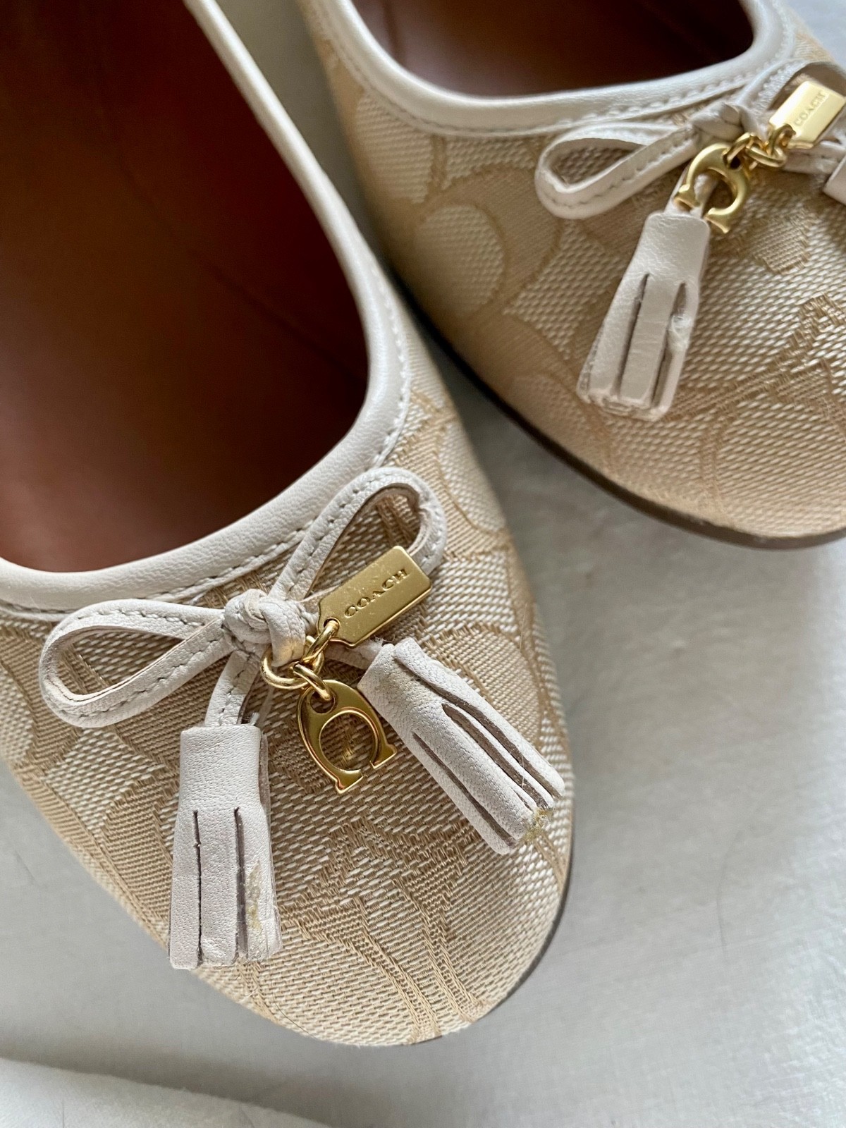 Coach Women's Signature BENNI Jacquard Sz 8 Ballet Flats Shoes Beige never worn