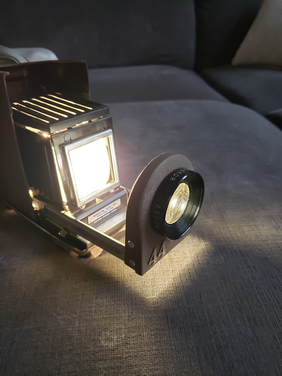 Vintage 35mm Film Slide Projector Minolta Mini 44 Portable w/ Case