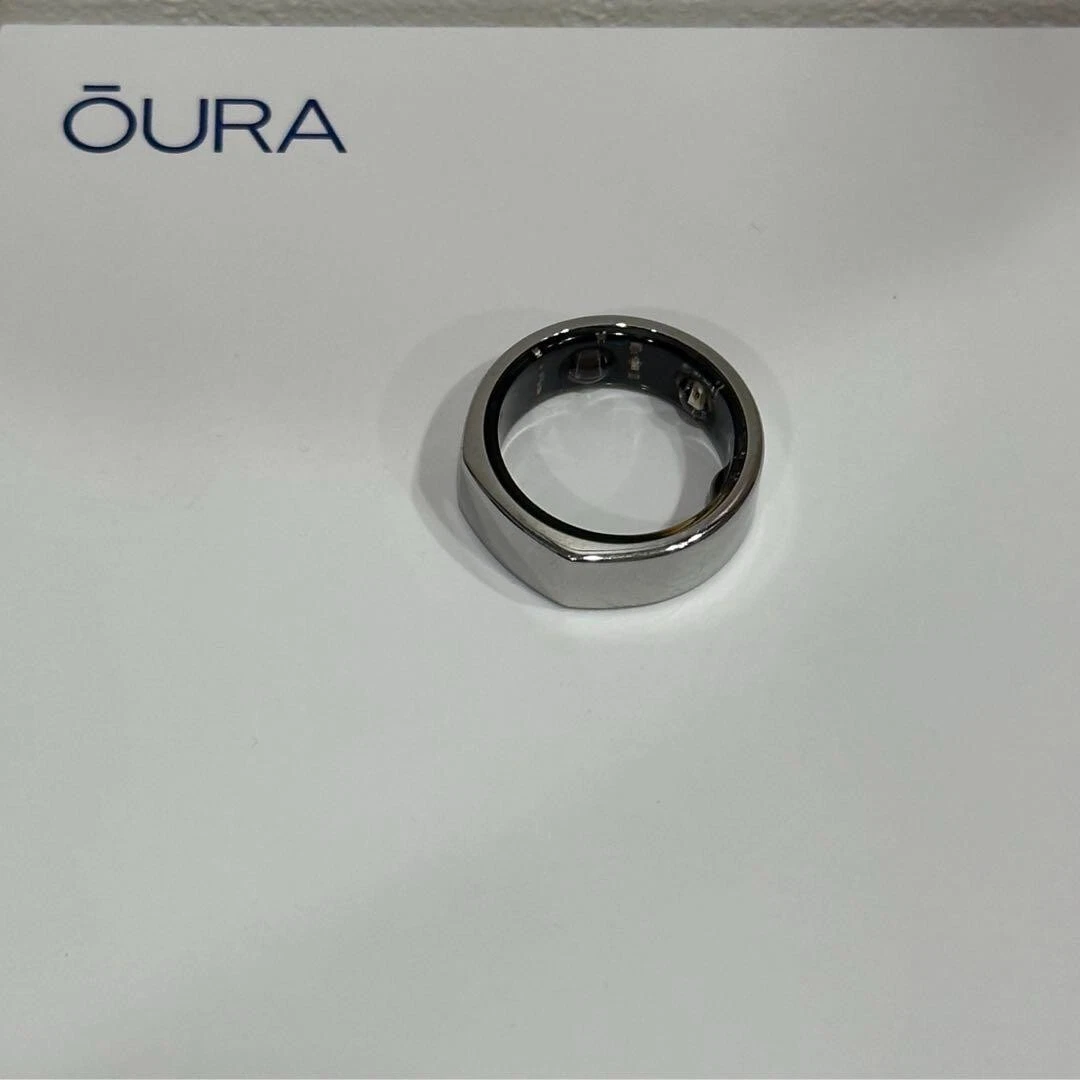Oura Ring Gen 3 Silver Heritage model Size US 9 Smart Ring with Charger & Box